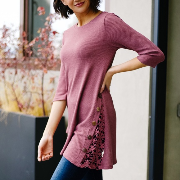 Buttons & Lace Into The Breach Blouse - Picture 6 of 8